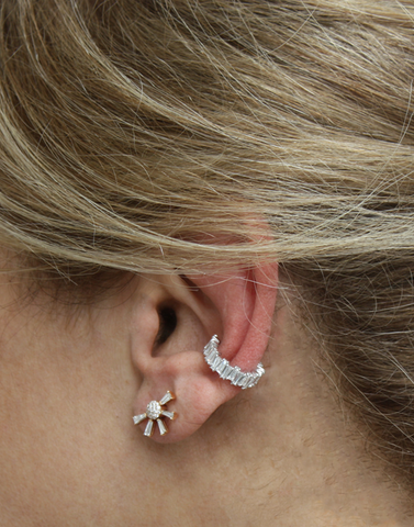 "Ice Stitch 15" 18K White Gold & Baguette Diamonds Mono Ear Cuff