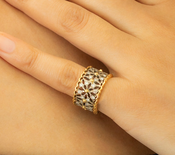 "18K Gold and Diamond Flower Band" Ring
