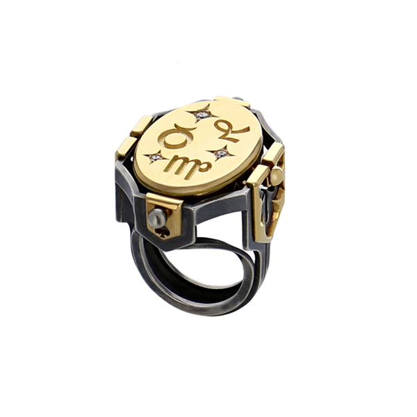 "Seal Earth" 18K Gold Ring