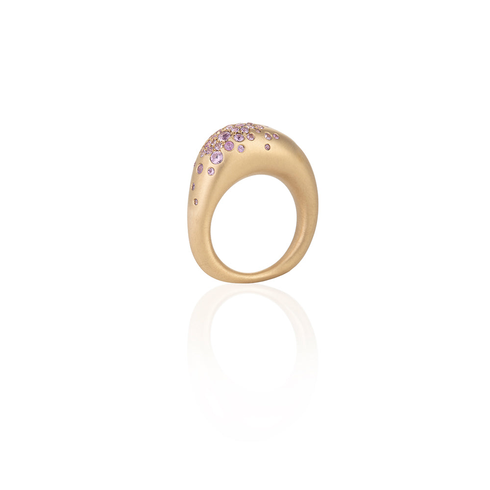 "Urban Color Thick" 18k Yellow Gold & Pink Sapphire Ring