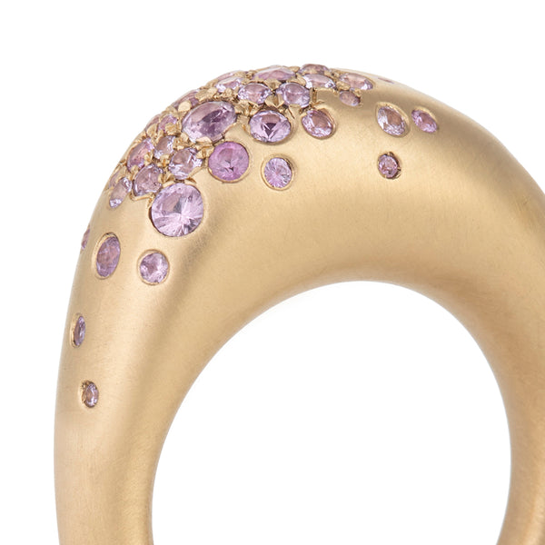 "Urban Color Thick" 18k Yellow Gold & Pink Sapphire Ring