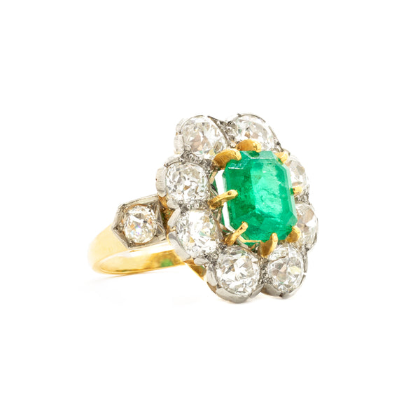 "Emerald, Diamond and Yellow Gold" Ring