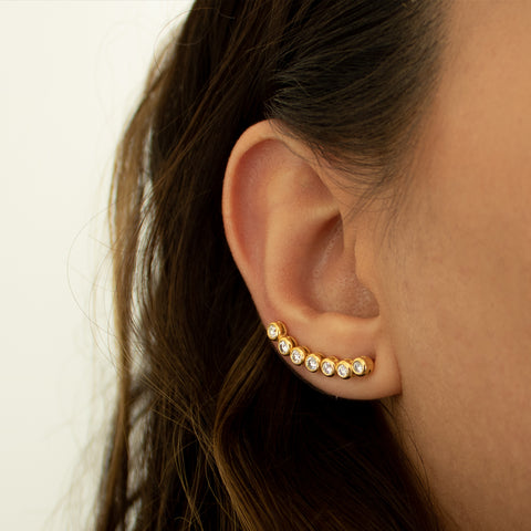 "18k Yellow Gold and 7 Diamond Row Mono Ear Crawler" Earring