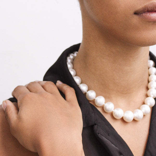 SOUTH SEA PEARL NECKLACE WITH DIAMOND CLASP